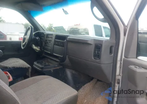 2004 Chevrolet Express z USA, uszkodzony, nr VIN 1GCFG29T041102980